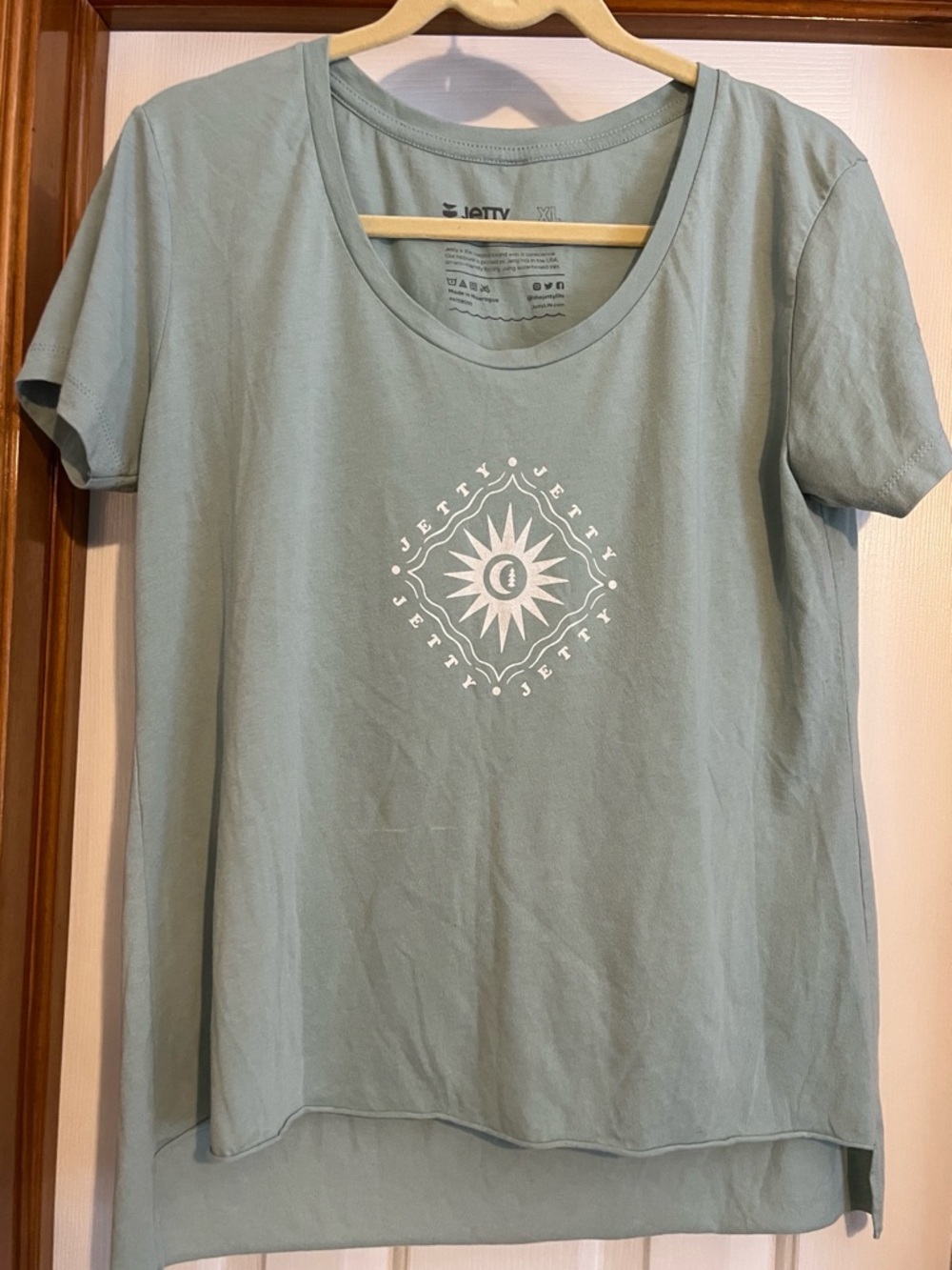 Women's Short Sleeve Graphic Tee in Sage Green Jetty Life size XL